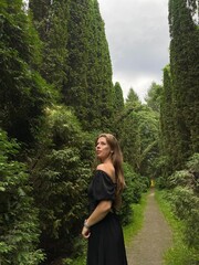 Naklejka premium Woman in the summer park