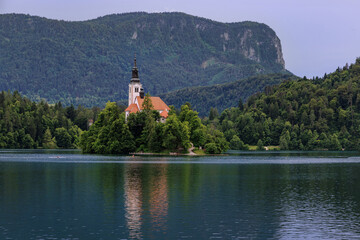 Obraz premium Church on the island of Lake Bled in Slovenia