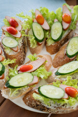 salad, food, plate, vegetable, tomato, appetizer, dinner, fresh, red, green, gourmet, vegetarian, diet, cucumber, lunch, meal, healthy, lettuce, dish, table, vegetables, delicious, onion, meat, restau