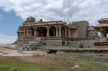Fototapeta premium Hemakuta Hill Temple Complex, Hampi. India.