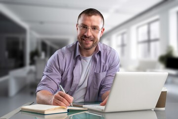 Obraz premium Portrait of mature business man trader in office