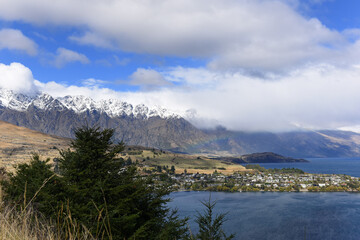 view to the Lake Wakatipu,  Kelvin Heights and The Remarkables Range in the background, Queenstown, Southland Otago, New Zealand