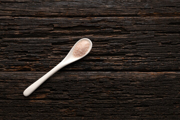 Himalayan pink salt - Fine crystals in the spoon
