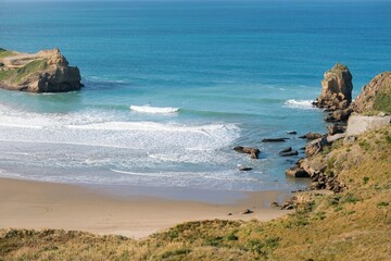 Heavy waves hitting the Beach at Castlepoint © Louis