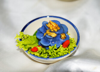 Khanom Chor Muang, a delicious traditional Thai dessert.