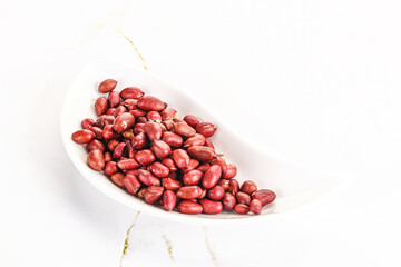 Raw peanut heap for roast