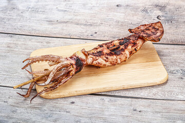 Dietary grilled squid in the plate