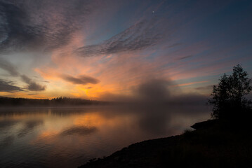 Sonnenaufgang am Piteälven in Schweden	