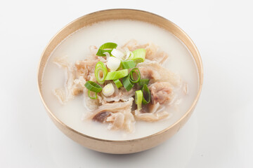   Doganitang is a soup made by boiling beef’s kneecaps.
