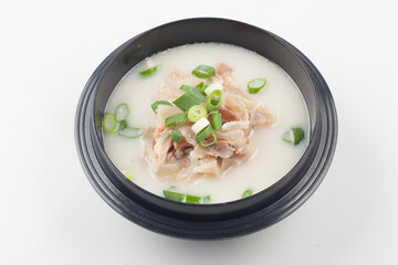   Doganitang is a soup made by boiling beef’s kneecaps.
