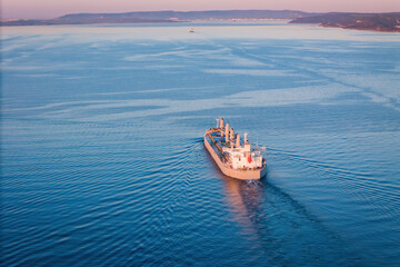 Cargo bulker ship carrying for export dry bulk cargo