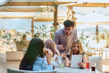 Fototapete bei efototapeten.de bestellen   