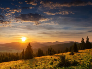 Obraz premium sunset in the mountains