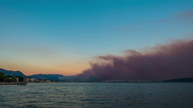 fire threatens to destroy outskirts of Croatian Split