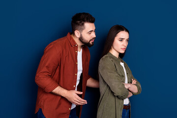 Photo of angry sad annoyed irritated wife husband avoid conflict quarrel isolated on dark blue color background