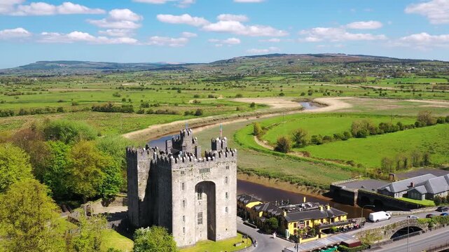 15th-century Bunratty castle in Co. Clare, Ireland