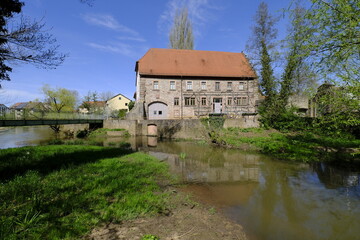 Fototapeta premium Museum Herrenmühle in der Weinstadt Hammelburg, Landkreis Bad Kissingen, Unterfranken, Franken, Bayern, Deutschland