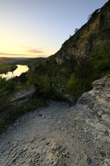 Abend über dem Naturschutzgebiet Grainberg-Kalbenstein am Main bei Karlstadt, Landkreis Main-Spessart, Unterfranken, Bayern, Deutschland.