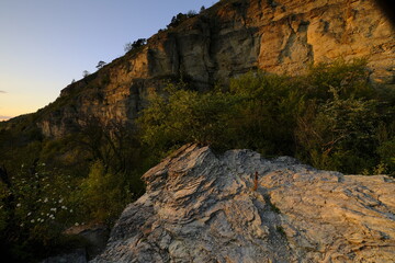 Abend über dem Naturschutzgebiet Grainberg-Kalbenstein am Main bei Karlstadt, Landkreis Main-Spessart, Unterfranken, Bayern, Deutschland.