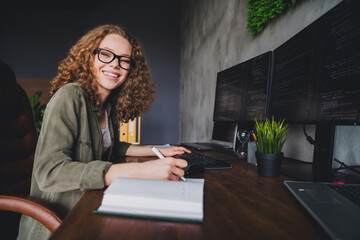 Obraz premium Photo of lovely confident successful woman agent assistant dressed shirt sitting armchair modern workstation