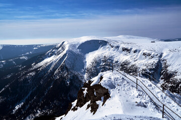 Obraz premium Overwhelmed snow rocky ridge in the Giant Mountains