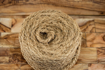 Fruchtfleisch und Seile aus Fasern von der Kokosnuss Cocos nucifera