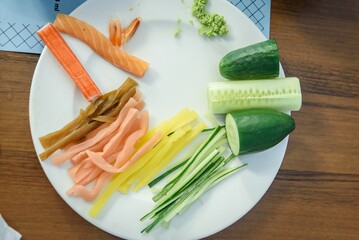 Warzywa i ryby na talerzu © TM 360