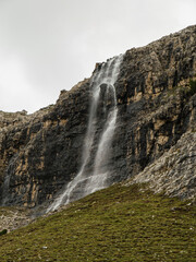 Obraz premium Dolomites Adventure: Tre Cime Circuit with Snow and Mist