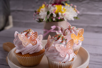 photography, food, cream, cake, muffin, cupcake, bakery, baked, sweet food, horizontal, sweet, pastry, freshness, homemade, flowers, lifestyles, tasty, dessert, delicious, sugar, meal