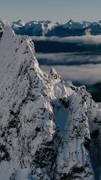 Invierno en la Monta&ntilde;a - Drone Video Vertical