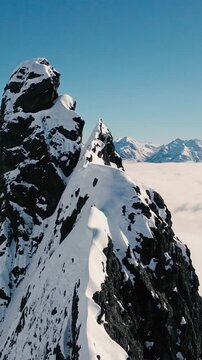 Invierno en la Monta&ntilde;a - Drone Video Vertical