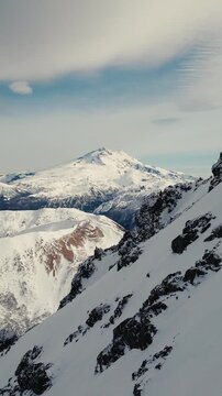 Invierno en la Monta&ntilde;a - Drone Video Vertical