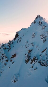 Invierno en la Monta&ntilde;a - Drone Video Vertical