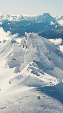 Invierno en la Monta&ntilde;a - Drone Video Vertical