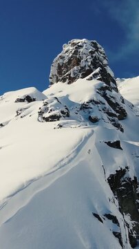 Invierno en las Monta&ntilde;as - Drone Vertical Reel