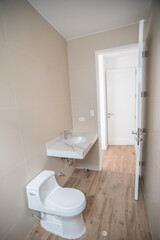 inodoro y lavadero de baño