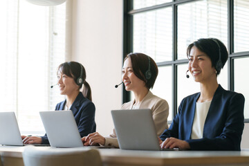 Fototapeta premium 女性 オペレーター