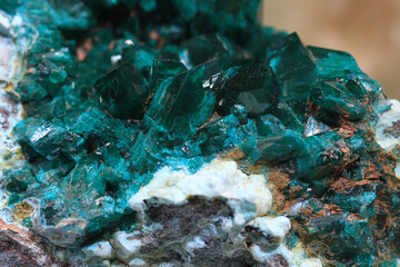 unknown green crystal mineral texture
