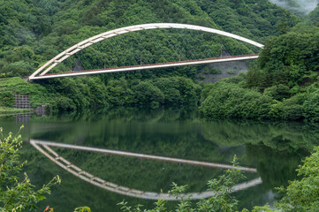 みずがき湖に架かる橋
