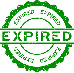 Grunge green expired word round rubber seal stamp on white background