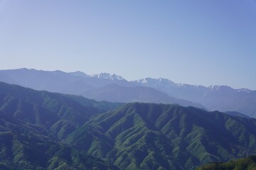 信州　中川村　陣馬形山から望む南アルプス南部　悪沢岳　荒川岳　東岳　赤石岳　聖岳