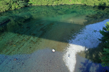 仁淀川上流で美しい川を眺める　（高知県　仁淀川町　土居川）