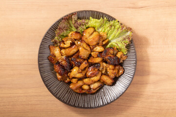 鶏皮　炭火焼き