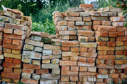 Old used bricks are piled up