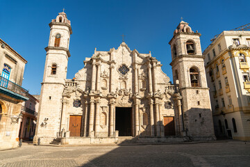 Obraz premium Havana Cathedral Church, Cuba with bell tower on a sunny day virgin mary immaculate