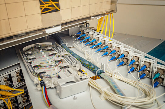 internal wiring of optical patch panel in wall cabinet for signal transmission via optical cables