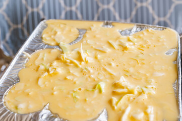 アルミプレートに入れた生地