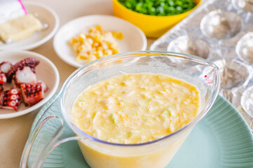 たこ焼きの生地と具材