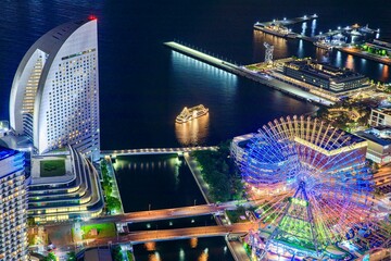 横浜市、ランドマークタワーからの夜景（コスモワールド方面）