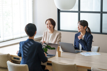 女性　ビジネス